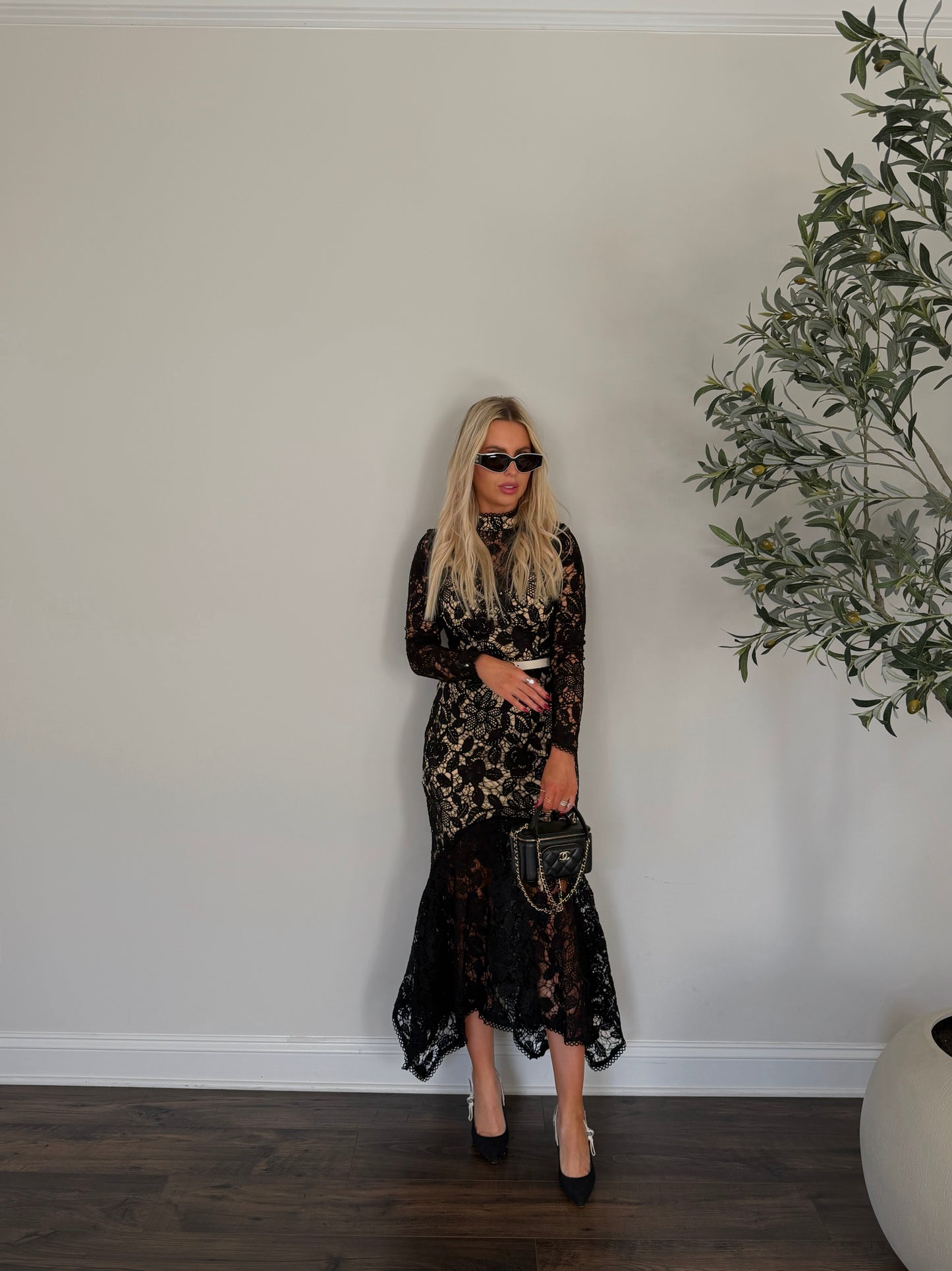 AMOUR EN BLANC BLACK LACE MIDI DRESS
