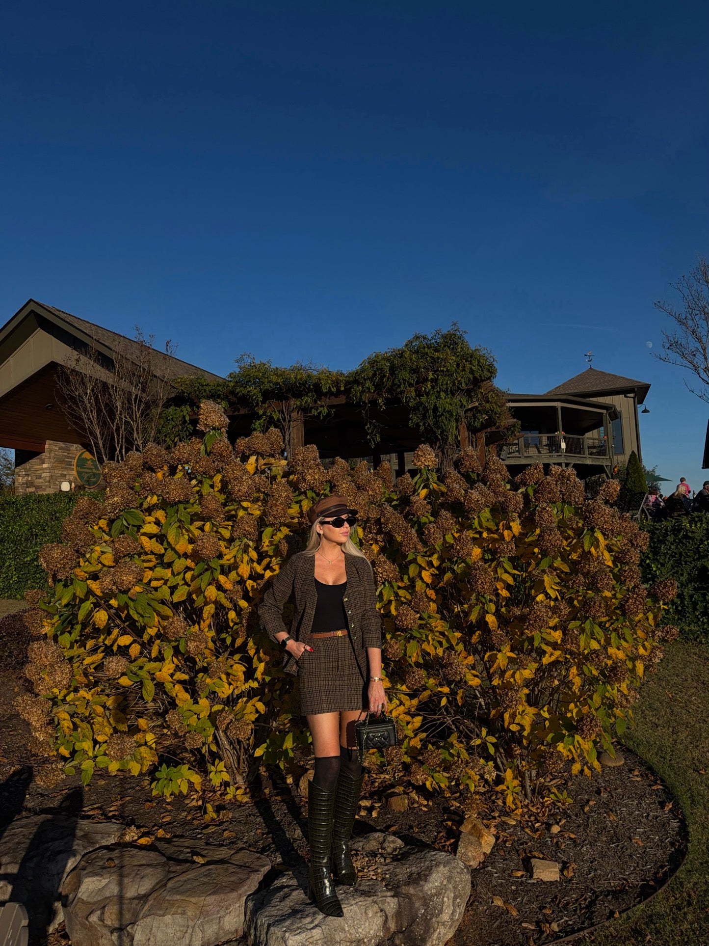 THE BEAUMONT SET IN MULTI BROWN COLOR