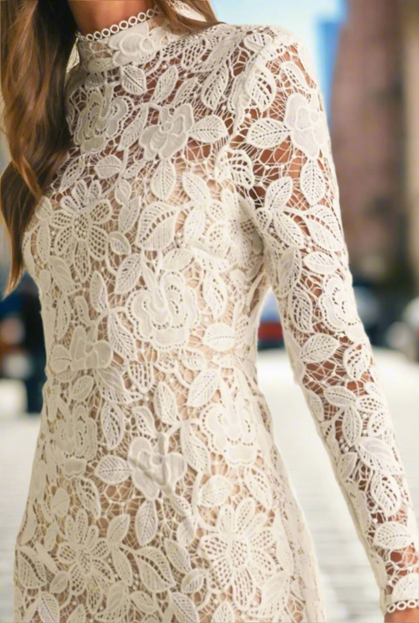 AMOUR EN BLANC LACE MIDI DRESS
